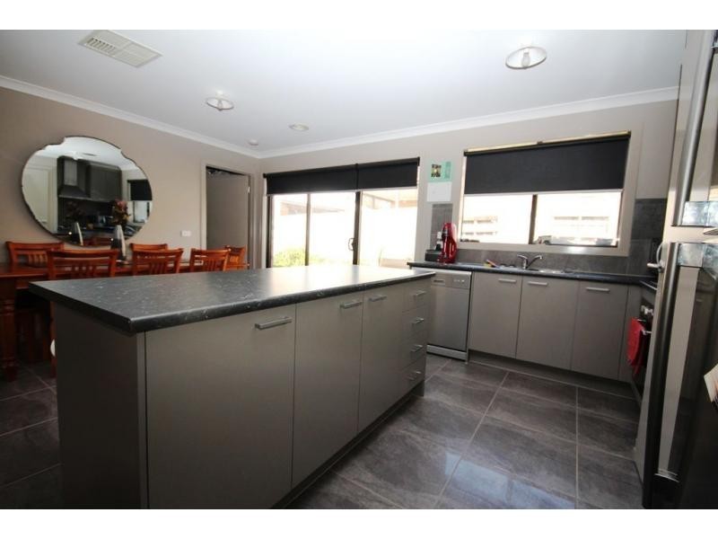 21. Akins Rise, Golden Square VIC 3555