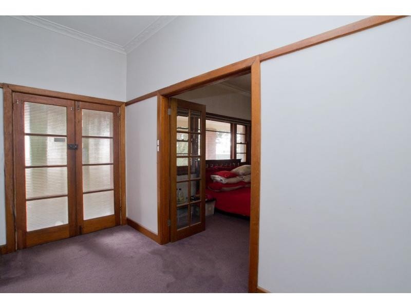 163 High Street, Kangaroo Flat VIC 3555