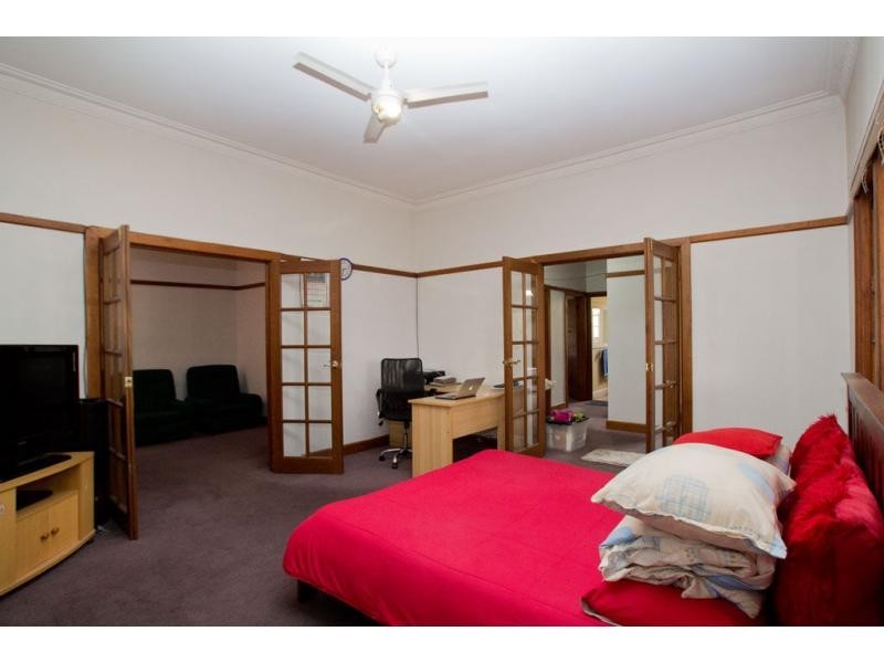 163 High Street, Kangaroo Flat VIC 3555