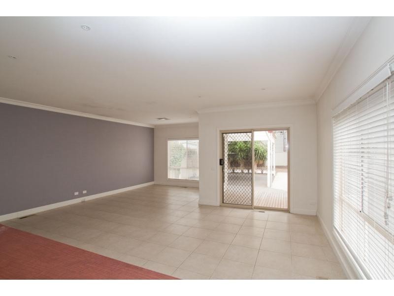 14 Russell Street, Quarry Hill VIC 3550