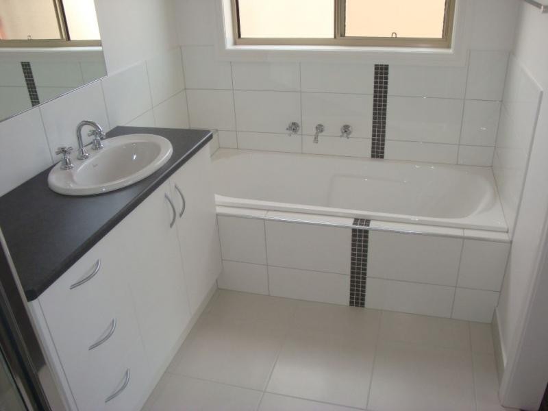 16 Victoria Street, Kangaroo Flat VIC 3555