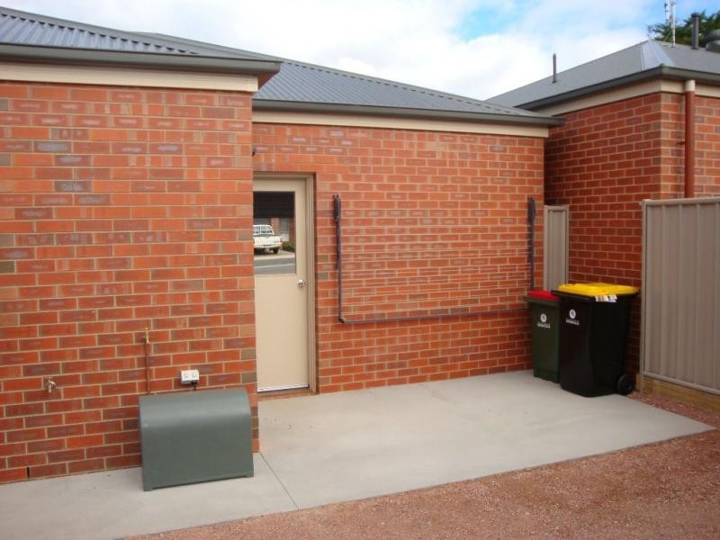16 Victoria Street, Kangaroo Flat VIC 3555