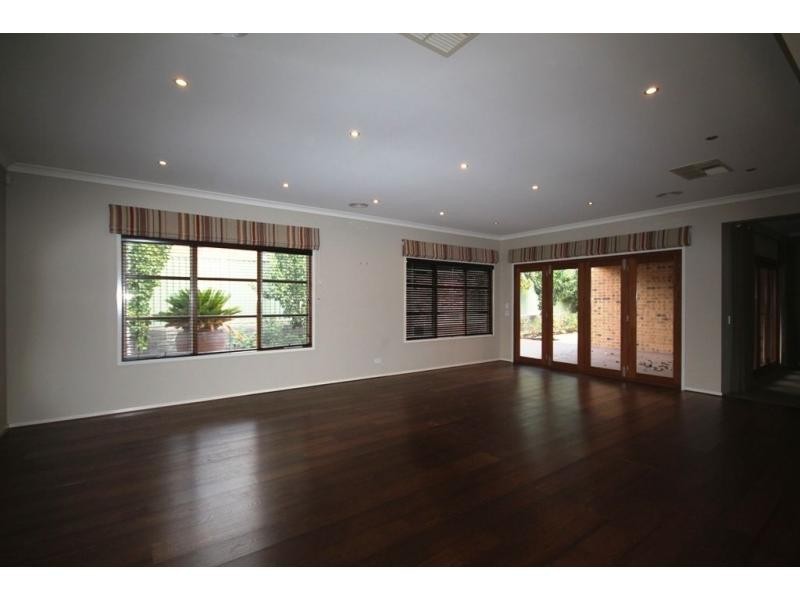 25 Lanark Drive, Junortoun VIC 3551