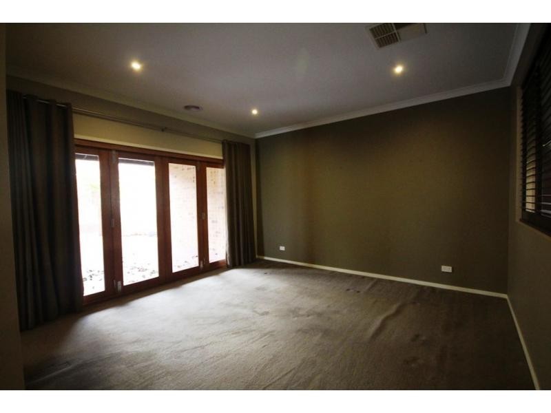 25 Lanark Drive, Junortoun VIC 3551