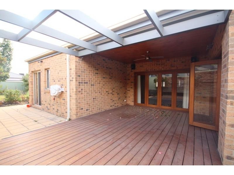 25 Lanark Drive, Junortoun VIC 3551