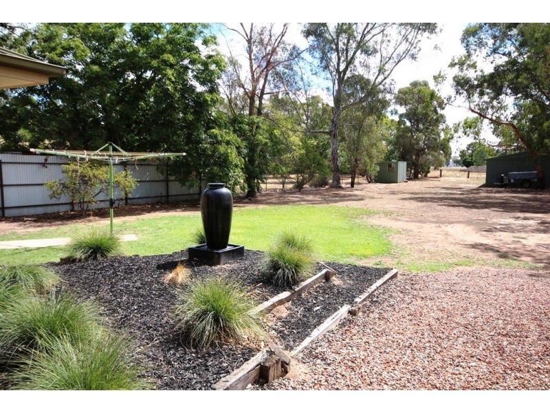 14 Strickland Street, Ascot VIC 3551