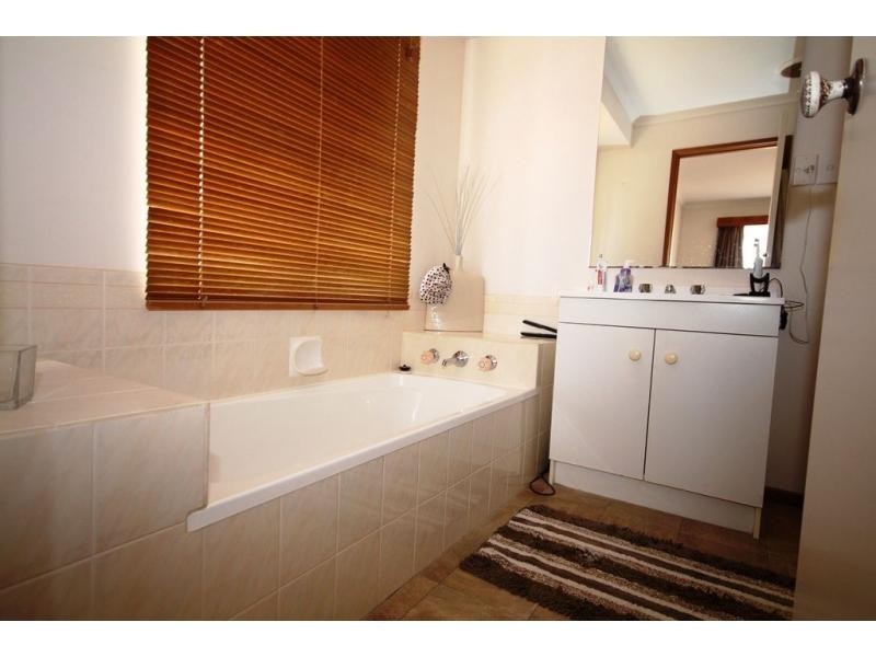 14 Strickland Street, Ascot VIC 3551