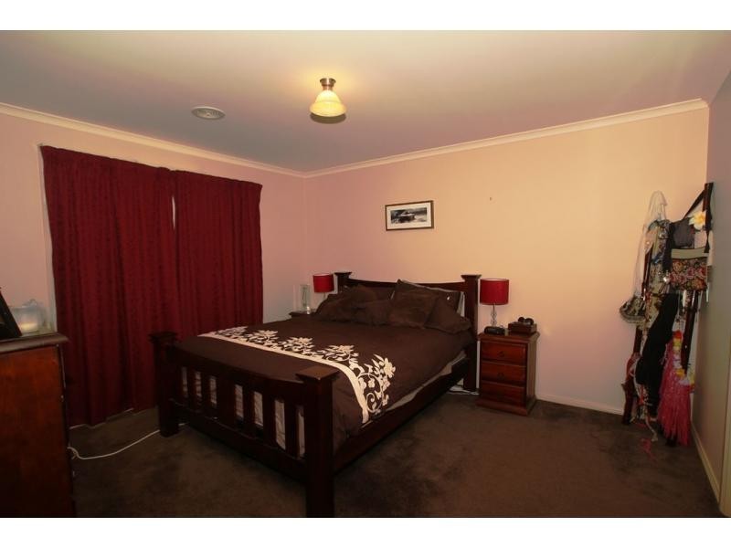 32 Glenwill Drive, Epsom VIC 3551