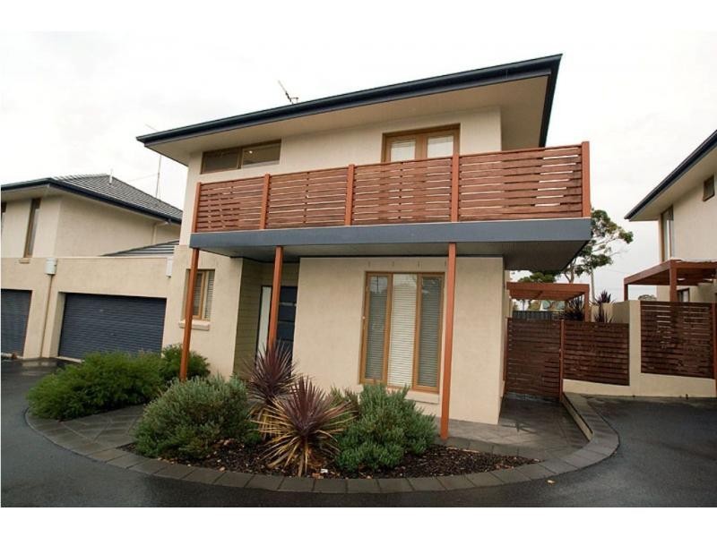 2/105 Sternberg Street, Kennington VIC 3550