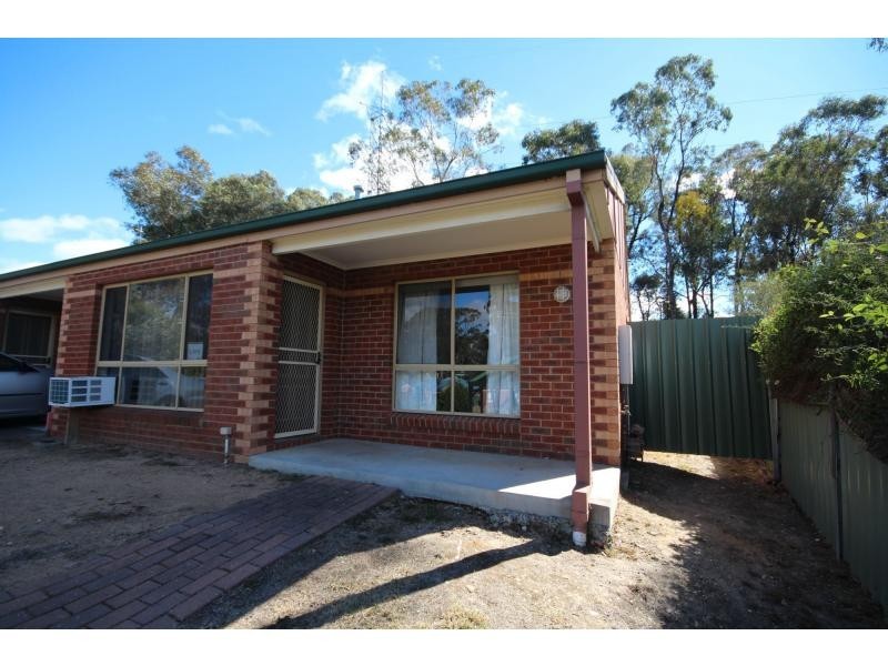 2/105 Osborne Street, Flora Hill VIC 3550