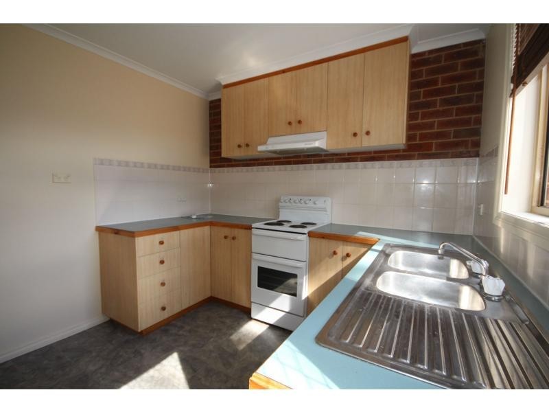 2/105 Osborne Street, Flora Hill VIC 3550