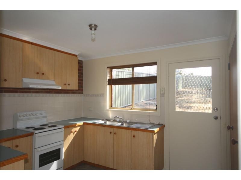 2/105 Osborne Street, Flora Hill VIC 3550