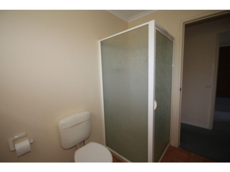 2/105 Osborne Street, Flora Hill VIC 3550