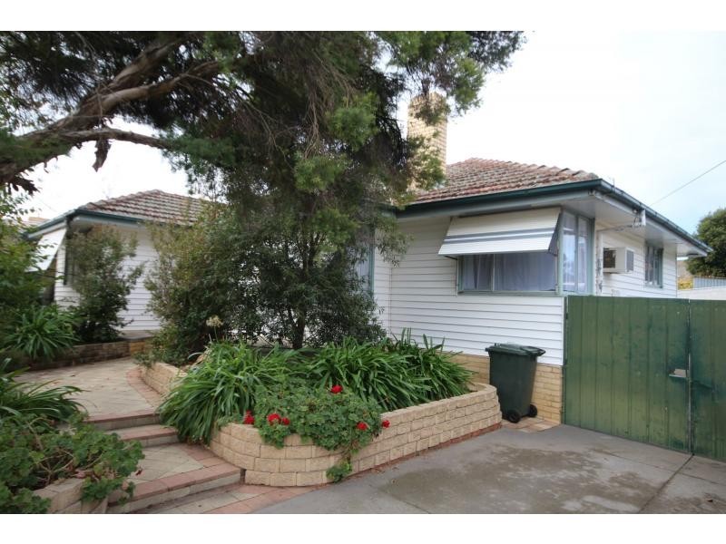 20 Clarence Avenue, Kennington VIC 3550