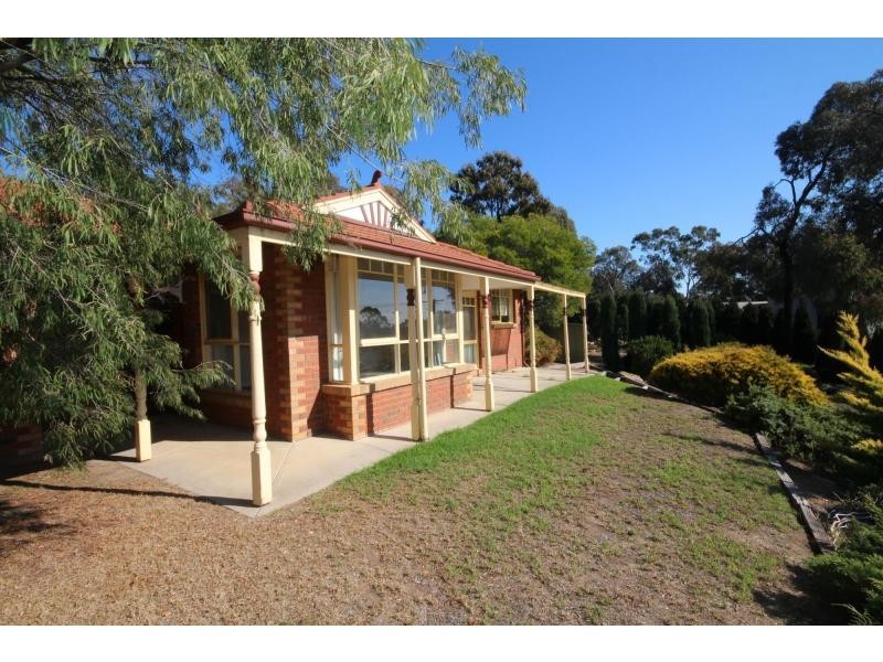 3/.3 McKay Crescent, Kennington VIC 3550