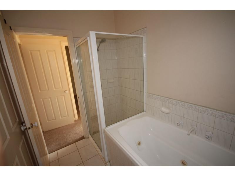 3/.3 McKay Crescent, Kennington VIC 3550