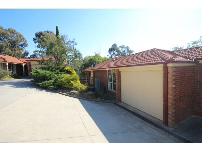 3/.3 McKay Crescent, Kennington VIC 3550