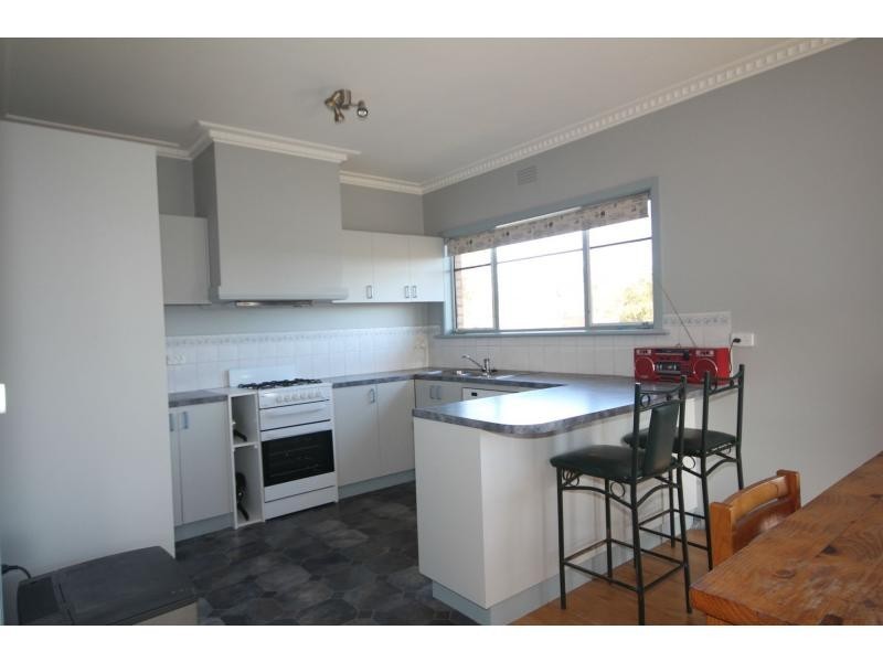 17 Alexander Street, Kangaroo Flat VIC 3555
