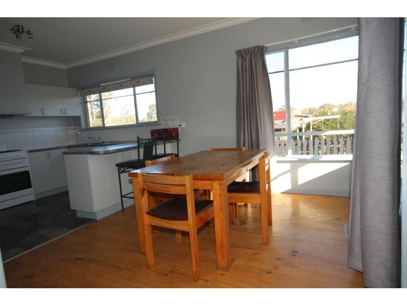 17 Alexander Street, Kangaroo Flat VIC 3555