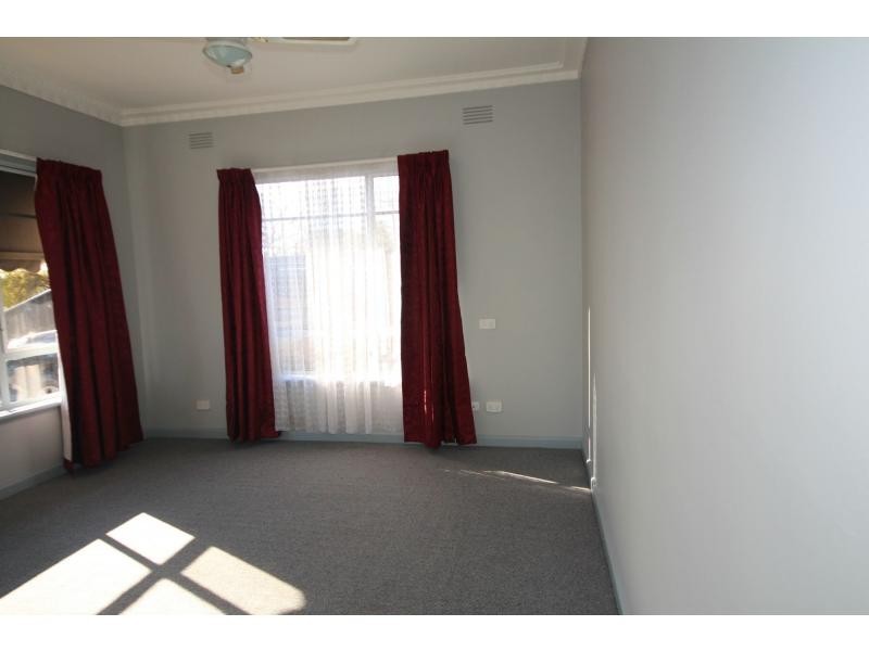 17 Alexander Street, Kangaroo Flat VIC 3555