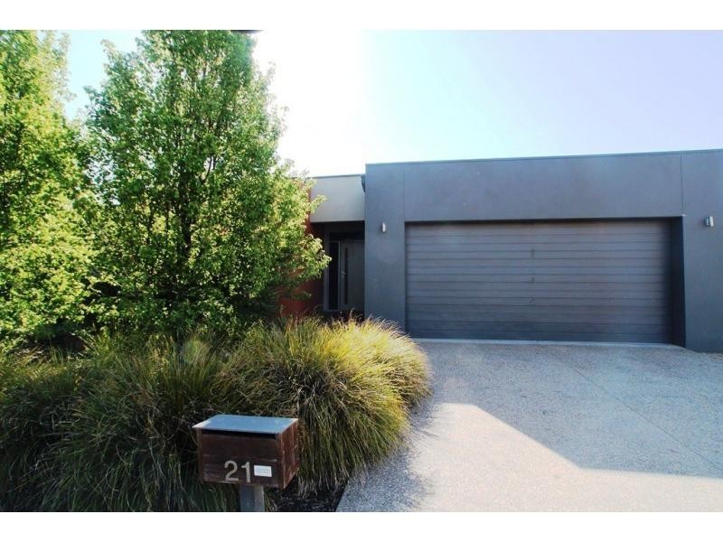 21 Brentwood Boulevard, Strathfieldsaye VIC 3551