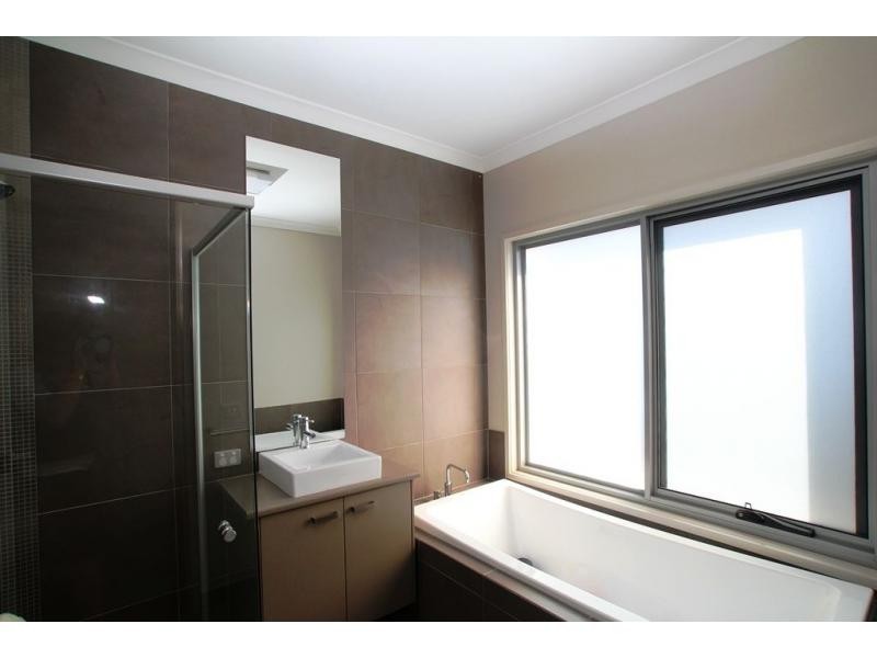 21 Brentwood Boulevard, Strathfieldsaye VIC 3551