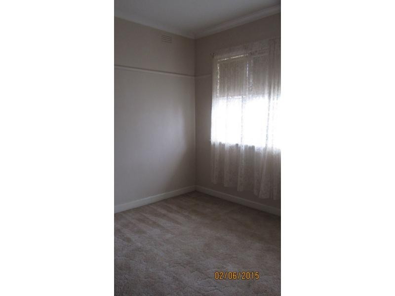 7 Ewing Avenue, Flora Hill VIC 3550