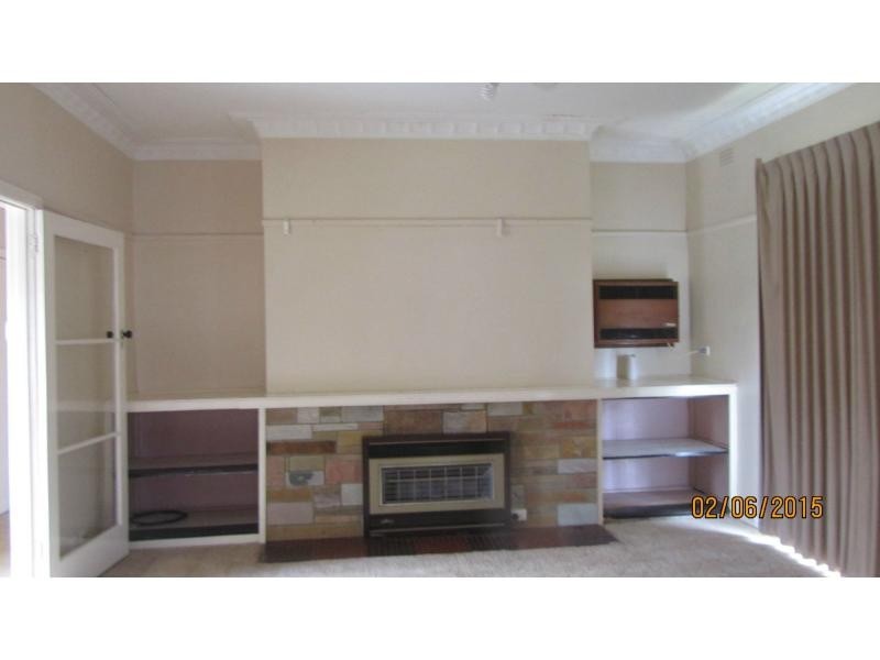 7 Ewing Avenue, Flora Hill VIC 3550