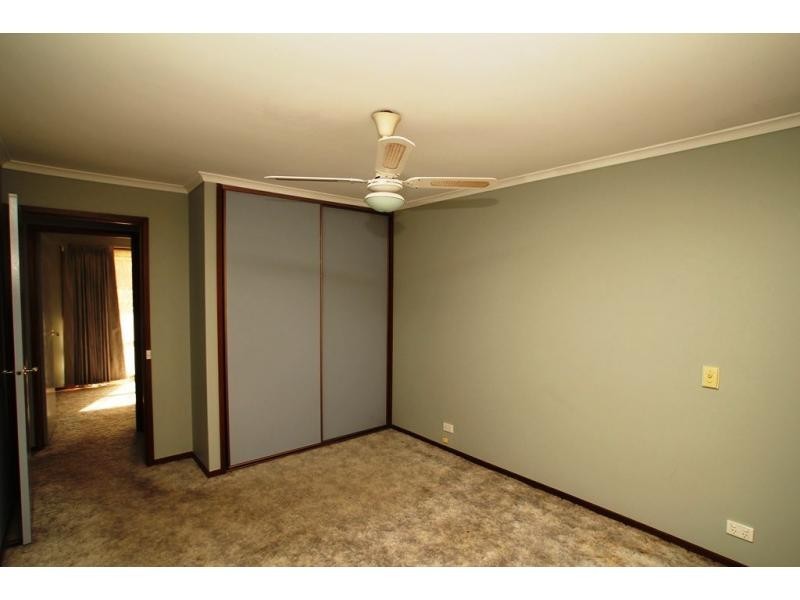 Unit 1/9 Cairnini Court, Strathdale VIC 3550