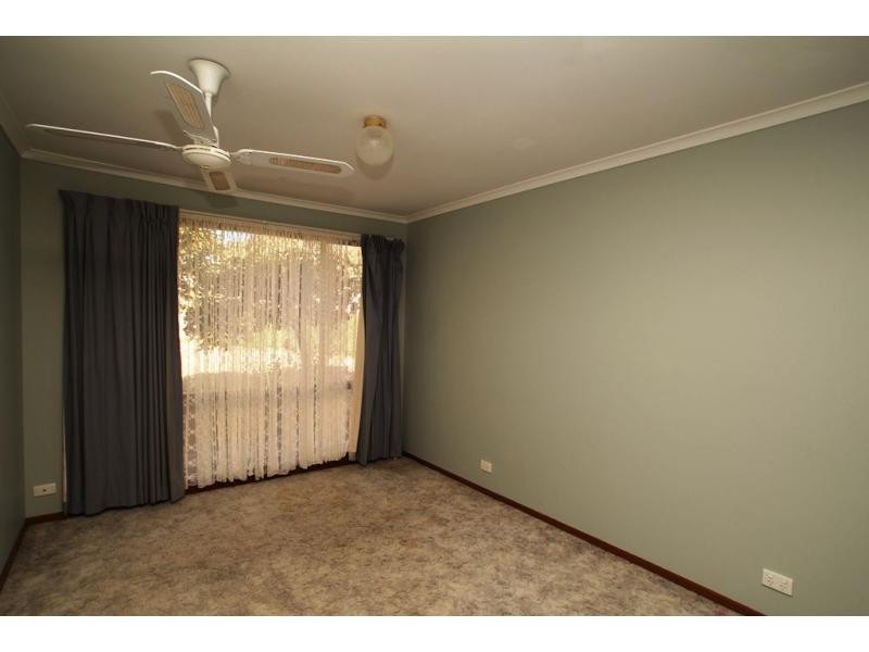Unit 1/9 Cairnini Court, Strathdale VIC 3550