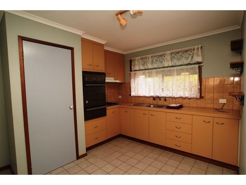 Unit 1/9 Cairnini Court, Strathdale VIC 3550
