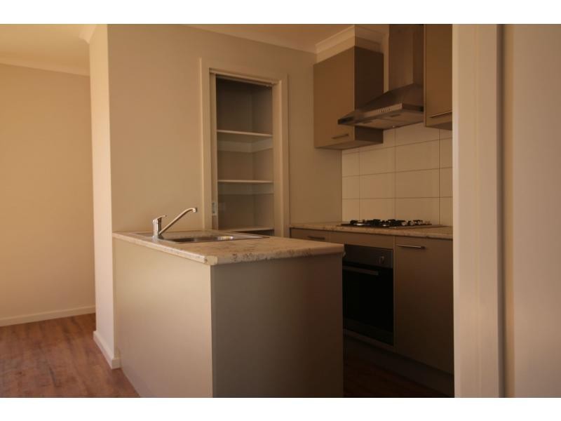 7a Ewing Avenue, Flora Hill VIC 3550