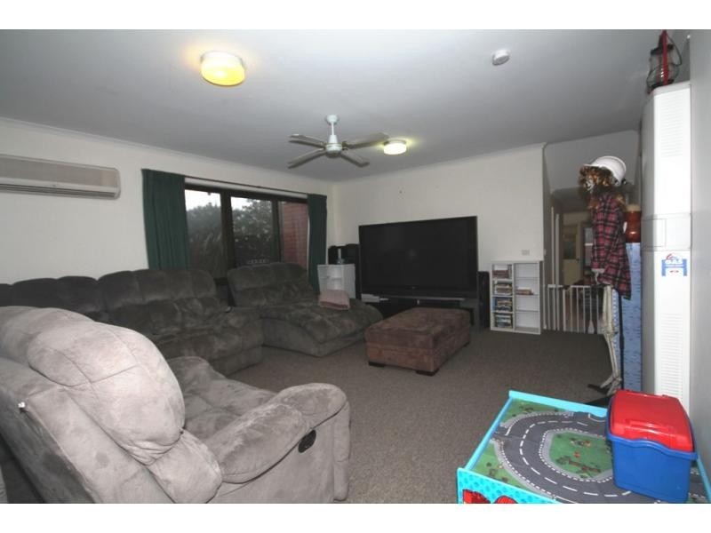 17 William Drive, Kangaroo Flat VIC 3555