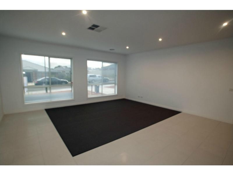 18 Victoria Street, Kangaroo Flat VIC 3555