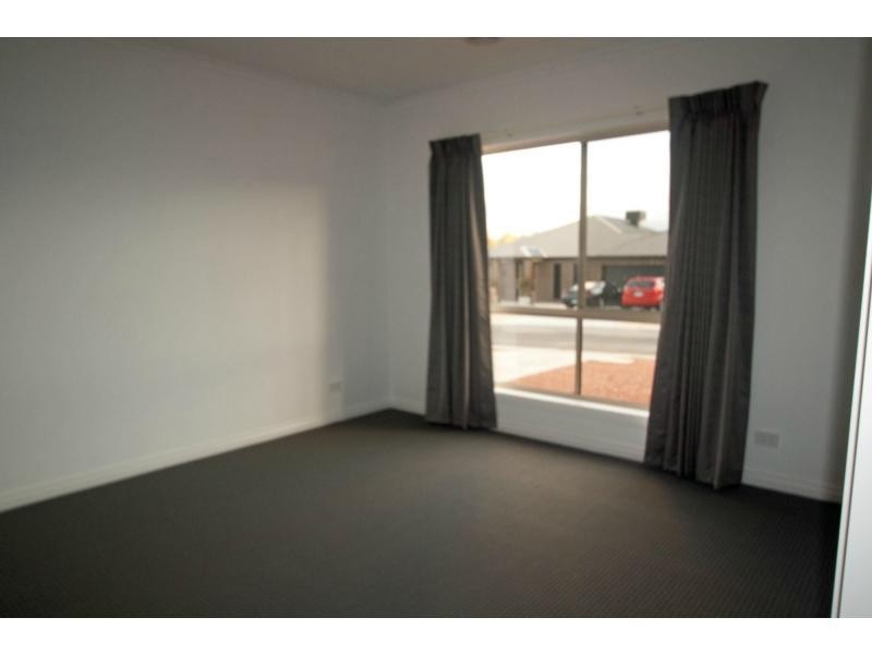 18 Victoria Street, Kangaroo Flat VIC 3555