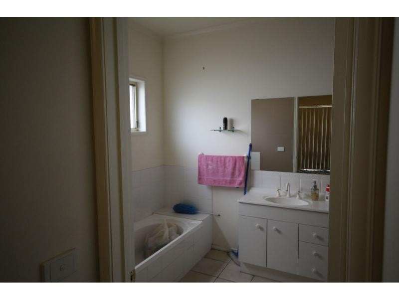 4 Tasman Court, Golden Square VIC 3555