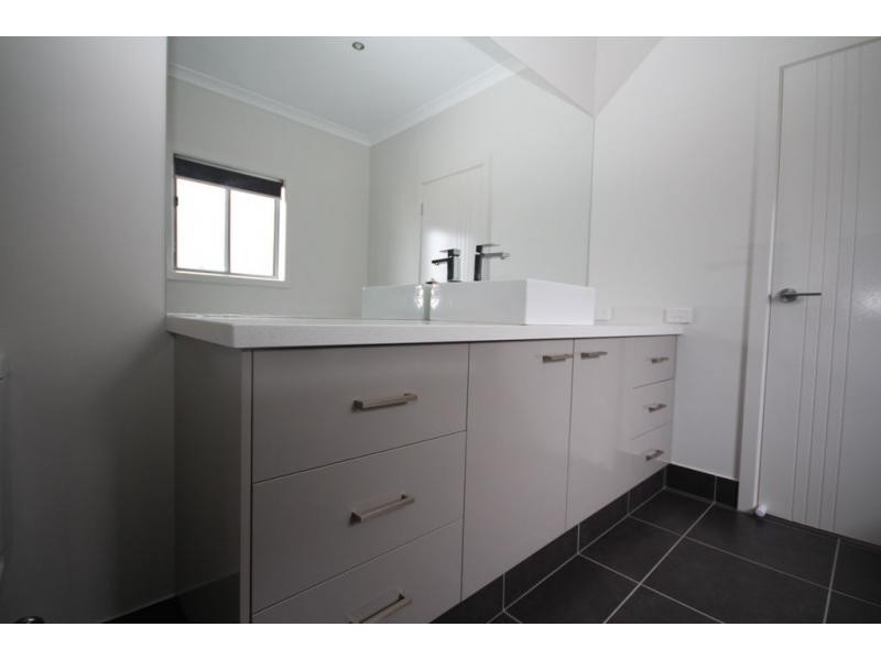 2/3 Ryan Street, North Bendigo VIC 3550