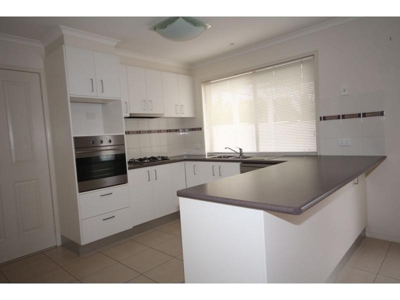 19 Elizabeth Street, Kangaroo Flat VIC 3555