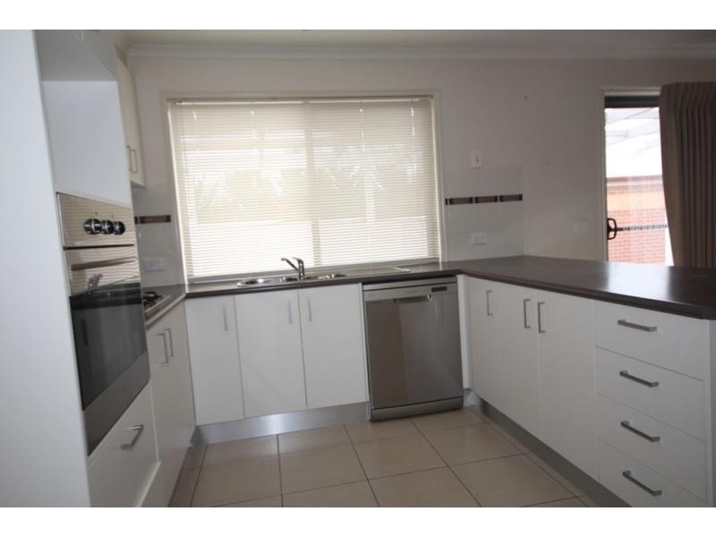 19 Elizabeth Street, Kangaroo Flat VIC 3555