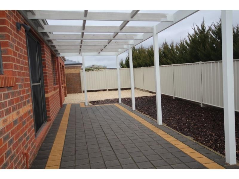 19 Elizabeth Street, Kangaroo Flat VIC 3555
