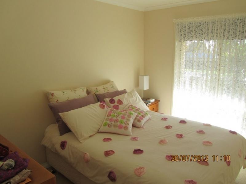 18 Ross Street, White Hills VIC 3550