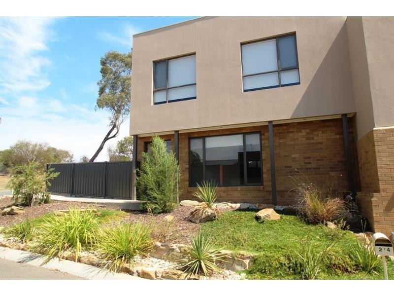 1/4 Delbridge Street, Golden Square VIC 3555