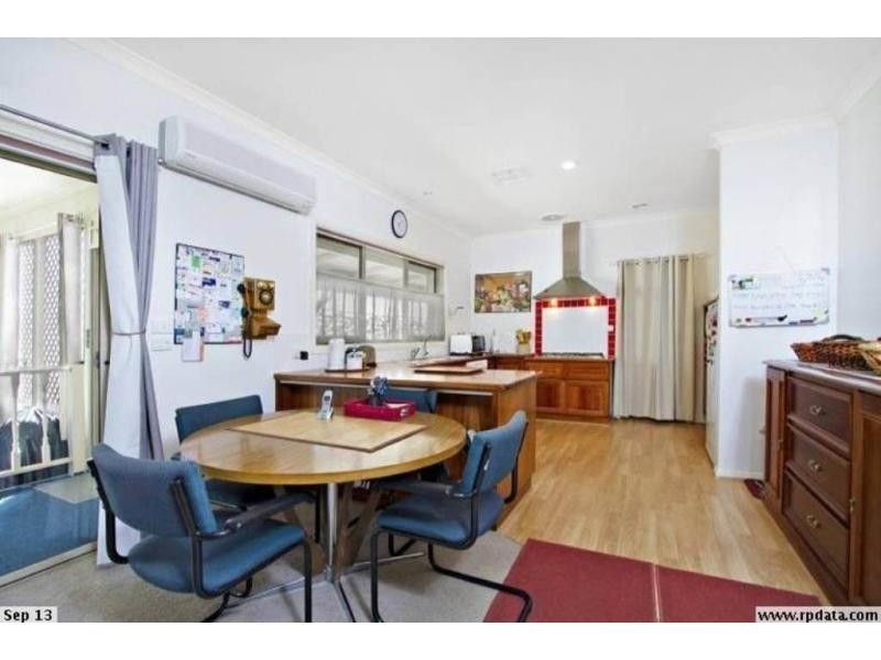 17 Elvey Drive, Kangaroo Flat VIC 3555