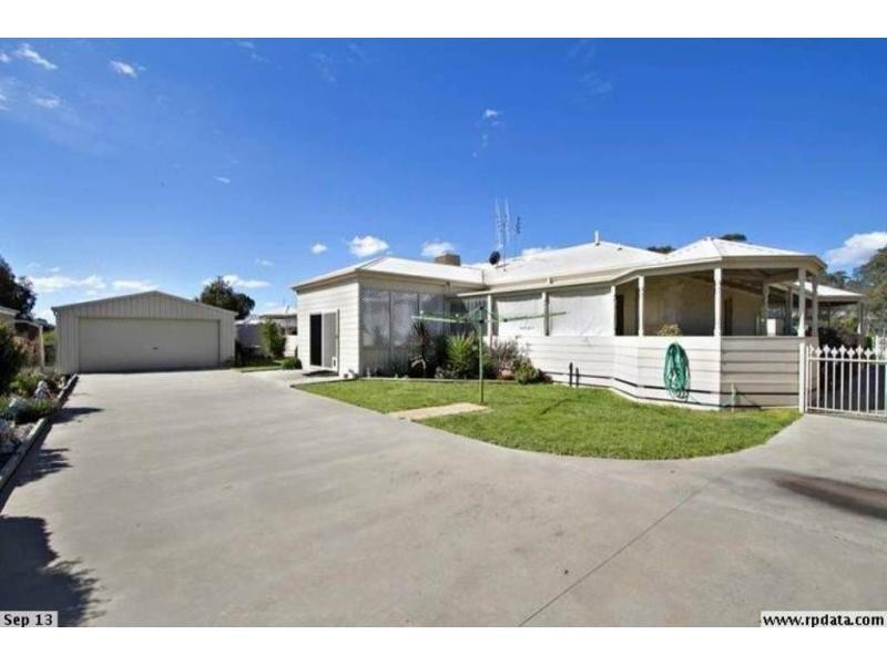 17 Elvey Drive, Kangaroo Flat VIC 3555