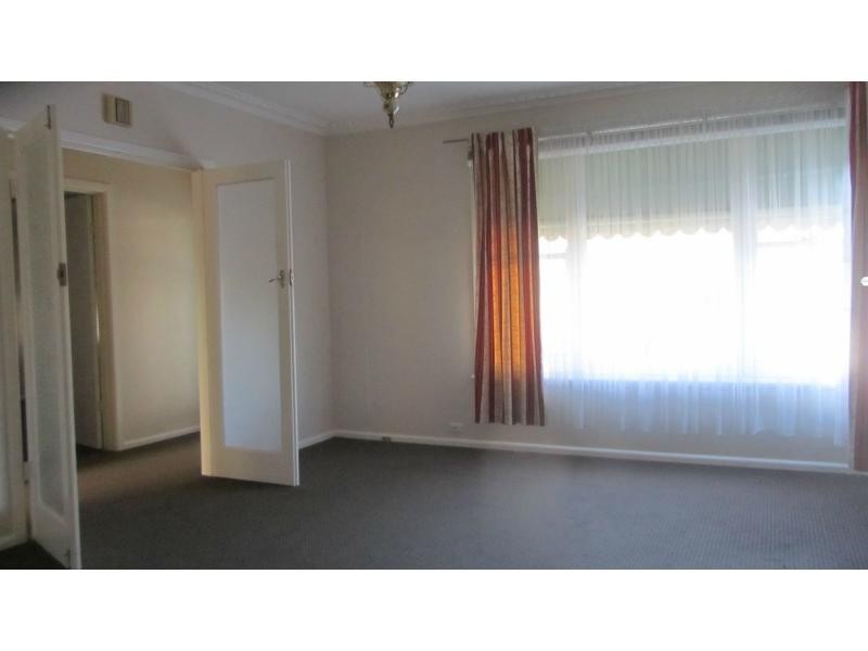 9 Graham Street, Kangaroo Flat VIC 3555