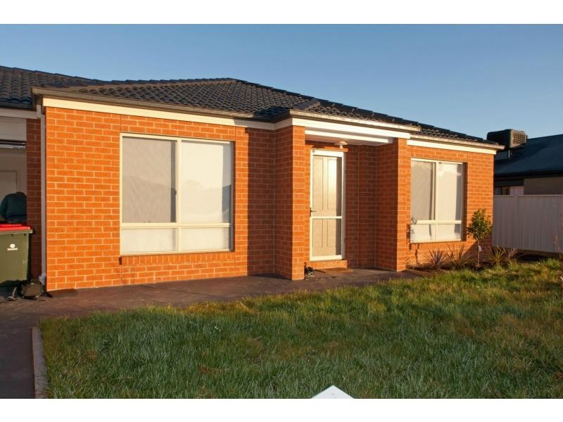 18 O’Neill Court, Epsom VIC 3551