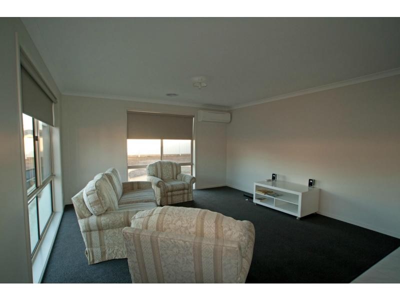 18 O’Neill Court, Epsom VIC 3551