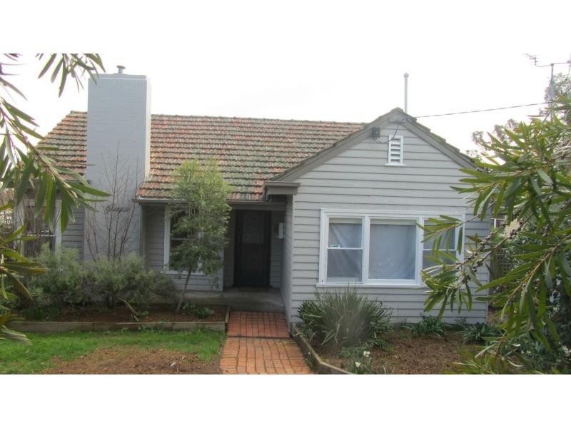 11 Steane Street, Kennington VIC 3550