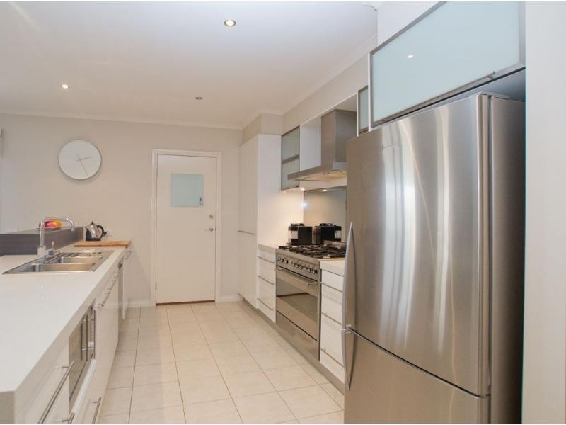 6 Greenfield Drive, Epsom VIC 3551