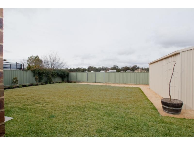 6 Greenfield Drive, Epsom VIC 3551